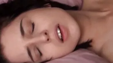 İnilti, birçok kızın mastürbasyon yaparken porno yerli film yaptığı şeydir